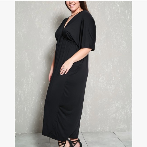 Black Plus Size Maxi Dress - Picture 3 of 3